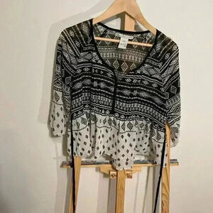 American Rag Sheer top, tie belt, 3/4 sleeves v-neck peplum style shirt size med